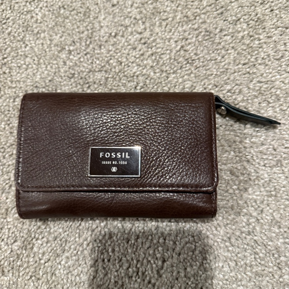 Fossil Women’s Brown Cowhide Leather Wallet Card Slots